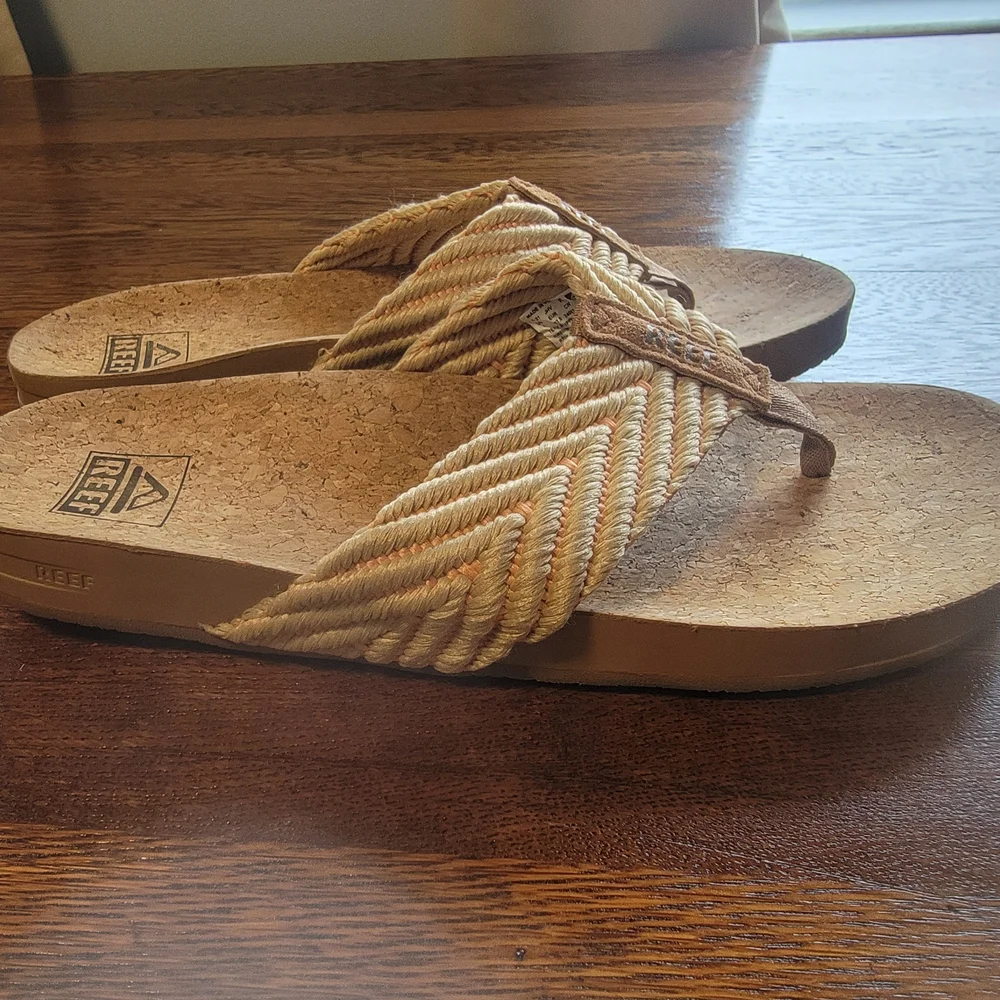 Reef Women’s Tan Rope-Style Flip Flop Sandals - Picture 1 of 5
